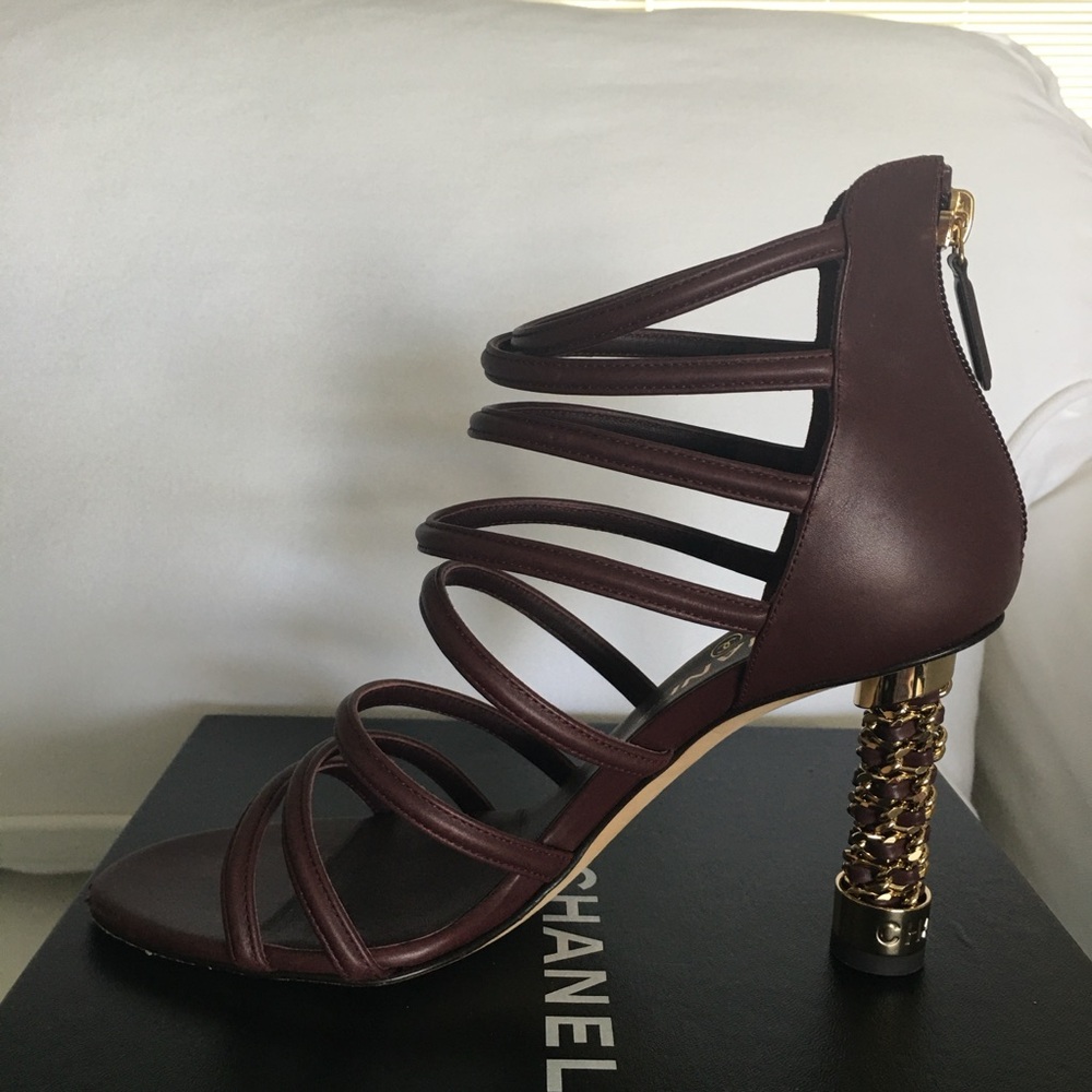 CHANEL sandals with chain link heel.  Size 8 - Picture 9 of 12
